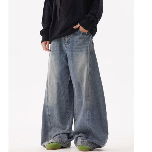 Retro Distressed Fit Jeans